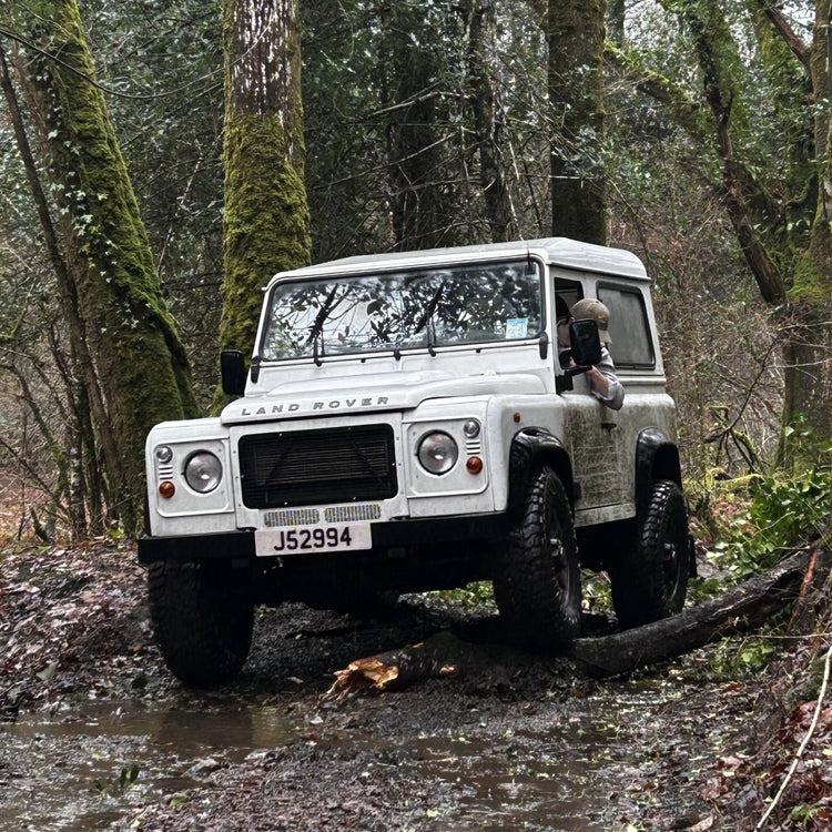 Land Rover Defender (<2016)